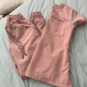 Jaanuu Light Blush Mauve Pink Jogger Scrub Set